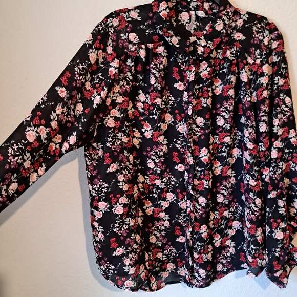 Elle floral button down blouse. XLarge - Picture 2 of 11